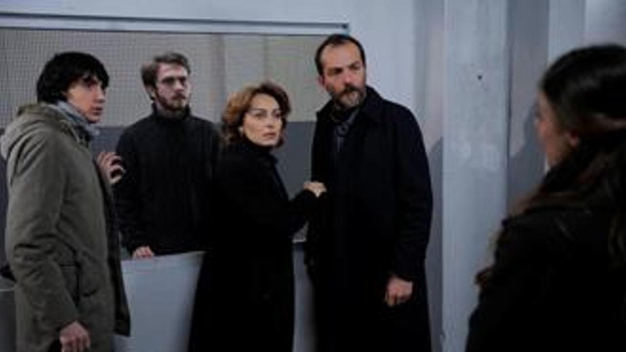 Öyle Bir Geçer Zaman Ki 106. Bölüm