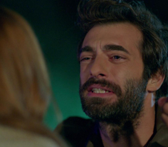 Sen bizi aldattın Ayşegül!