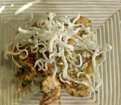 Konyak ile Alevlendirilmiş Maydanozlu Karides 