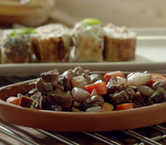 Arpacık Soğanlı Ve Patlıcanlı Et Güveç