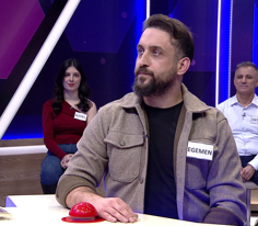 Karşısındaki kişiyi bir işten caydırmak için, yanıltarak söylenen asılsız söz