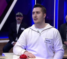 Koruyucu, merhametli tavır sergileyen kadınlar için kullanılan bir söz