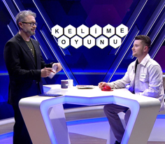 İstasyon, sinema gibi yerlerde, giriş kapılarında bulunan bilet alıp verilen yer