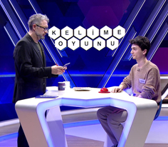 Birkaç türü birleştiğinde çeşitli molekülleri oluşturan parçacık