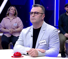 Deniz ya da havuza girerken giyilen tek parçadan oluşan giysi