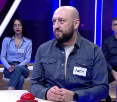 Bulanıklığı olmayan, berrak