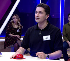 Yapay anlamına gelen Arapça kökenli bir sözcük