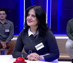 Yazılı metinleri takip eden kimse