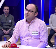 Savaşlarda çeşitli silahlardan korunmak için giyilen demir levhalardan yapılan giysi