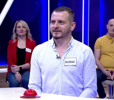 İçinde bulunulan, işaret edilen yakın bir yer