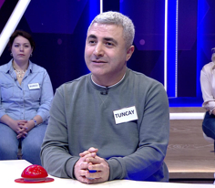 Sevinç, korku gibi duyguları vurgulu olarak anlatan kelime