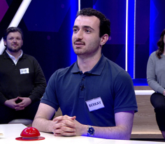 Saman renginin bir veya birkaç ton açığı olan renk