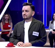 Tiyatroda sahnede oynanmak için yazılmış oyun