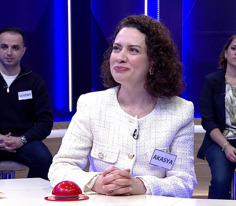 Dudak sesleriyle başlayan kelimelerin ilk seslerini güçlükle söyleyen kimse