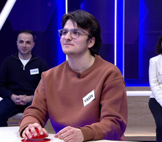 Bir elektronik eşyaya yapılan elektrik yüklemesi