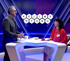 Vücudun üst bölümüne giyilen, genellikle ince kumaştan yapılan kadın giysisi