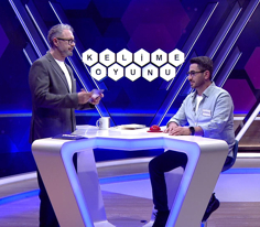Su üstünde giden büyük taşıt, sefine