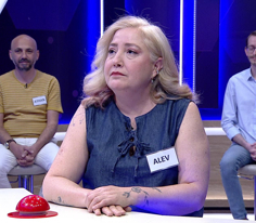 Yürüyerek giden kimse