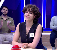 Televizyon, radyo ya da dijital platformlarda yayınlanan etkili kısa tanıtım kesiti