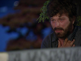 Behlül, aşkının mezarı başında