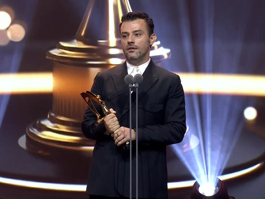 En İyi Erkek Oyuncu – Salih Bademci