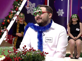 Hoşa gitmek, ilgi çekmek için takınılan çekici, edalı davranış