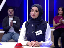 İki farklı seçeneğin birbirine alternatif olarak sunulmasını sağlayan bağlaç