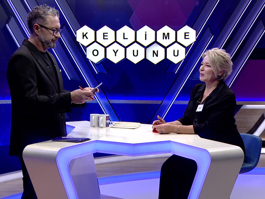 Üzerinde yemek de yenilebilen, yuvarlak, büyük tepsi