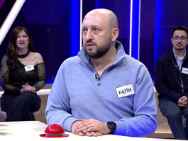 Esnekliği az olan, kolayca eğilip bükülmeyen