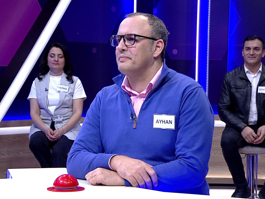 Evlerde içine yemek takımlarının konulduğu dolap