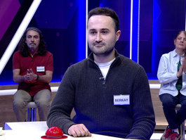 Suyu veya nemi olmayan anlamına gelen bir sıfat