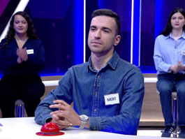 Başlangıcı ile bitimi arasında eşit uzaklıkta olan süre