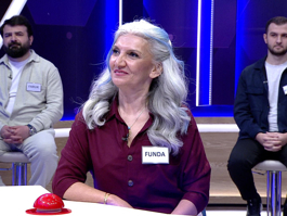 Gömlek veya hırka üzerine giyilen kısa giysi