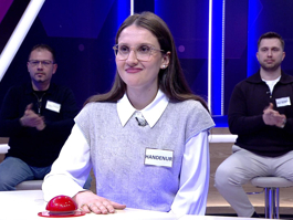 Hâli, davranışları, üstün vasıfları sebebiyle, çeşitli kerametler gösteren kimse