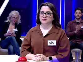 İki kişi tarafından söylenen şarkı