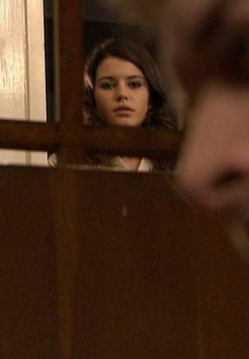 Behlül, Bihter'in gözünün önünde Elif’i öpüyor!