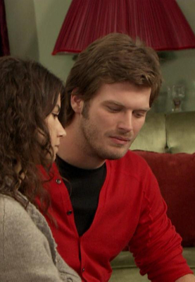 Behlül, Bihter'i avutuyor