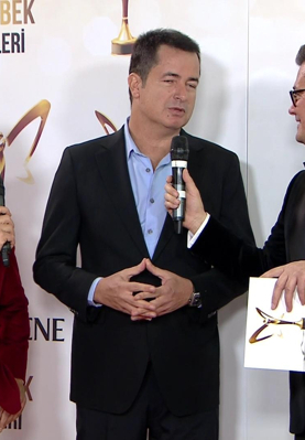 Acun Ilıcalı kırmızı halıda soruları cevapladı! 