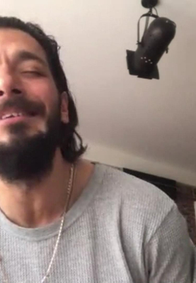 Hayrettin Şarkı Söylerse...