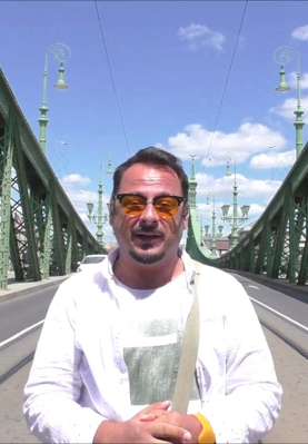 Çok Gezenti Bir Evlilik: "Bencillik değildir (şaka şaka)" (Budapeşte)