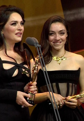 En İyi Kadın Oyuncu – Ezgi Mola ve Merve Dizdar