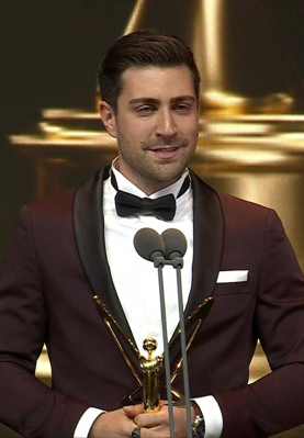 En İyi Erkek Oyuncu – Çağlar Ertuğrul