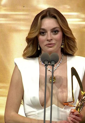 Pantene Yıldızı Parlayanlar – Ahsen Eroğlu, Cemre Baysel ve Melis Sezen