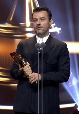 En İyi Erkek Oyuncu – Salih Bademci