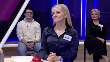 Türkçe kökenlisi "savaş" olan kelimenin Farsça kökenli karşılığı