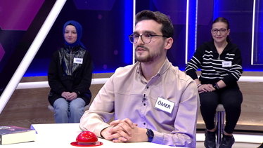 Bir yapı grubunun ortasında kalan üstü açık alan