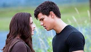 ALACAKARANLIK EFSANESİ : TUTULMA - Fragman