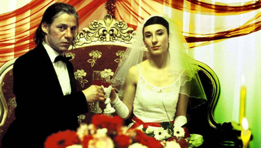 DUVARA KARŞI - Fragman