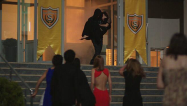 Güneş, Zeynepi kurtarıyor