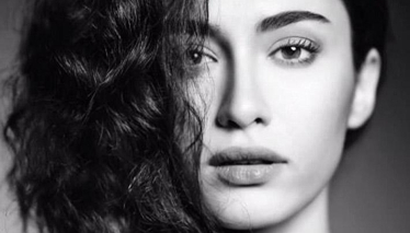 Güneşi Beklerken'in Yıldızları